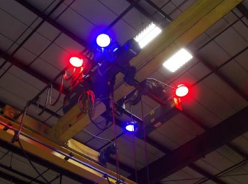Red zone light for crane